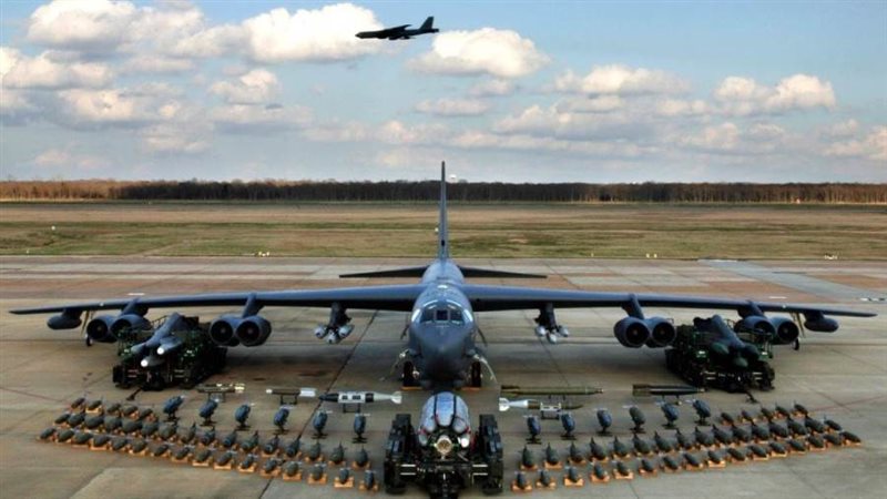 قاذفات أمريكية B-52