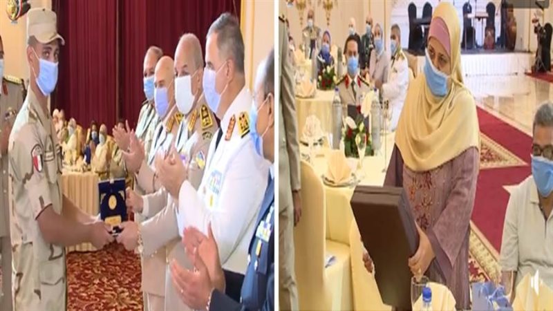 وزير الدفاع يكرم