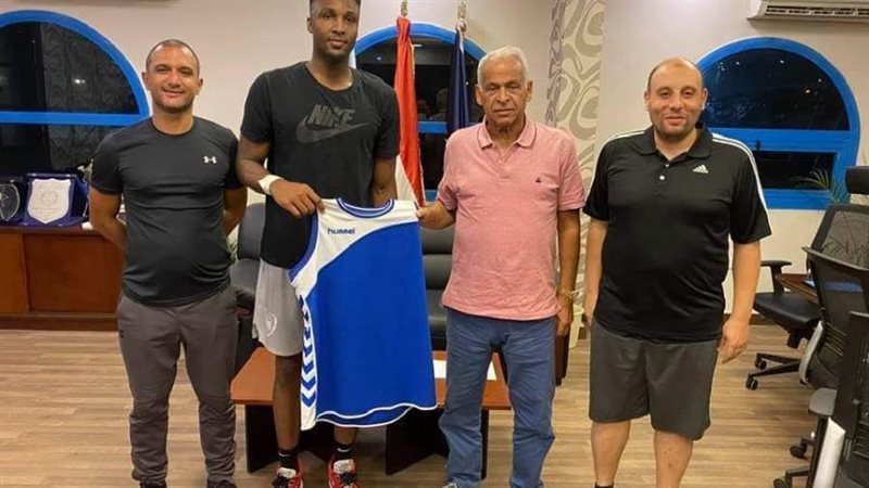 محترف امريكي ينضم