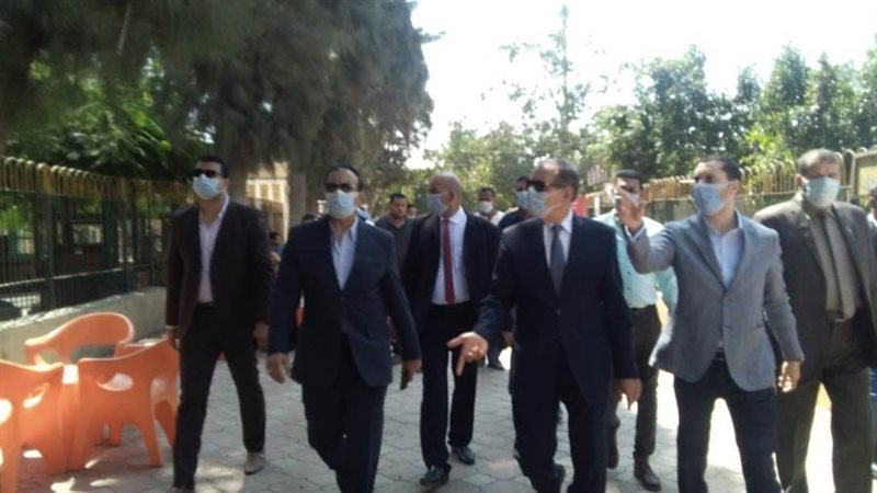 المحافظ يزور حديقة