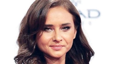 العميل صفر يجمع نيللي كريم وأكرم حسني