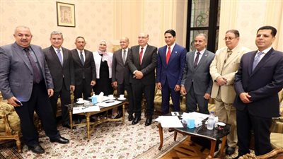 أول يوم لنواب 