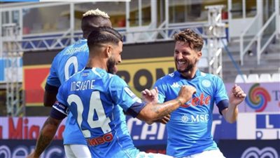 نابولي يفوز على بارما  2-0 بالدوري الإيطالي