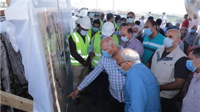 وزير النقل: تنفيذ 3 محاور على النيل بمحافظة أسوان