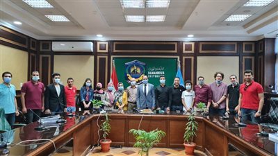 فى استجابة لشكواهم.. رئيس جامعة دمنهور يجتمع بطلاب كلية الحاسبات والمعلومات