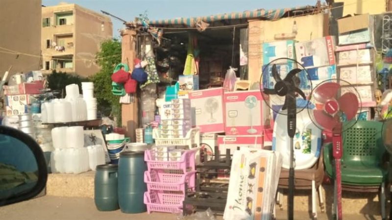 البضائع تحتل الشارع