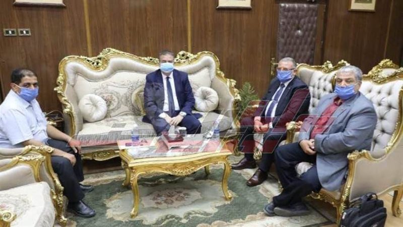 رئيس مجلس إدارة مصنع