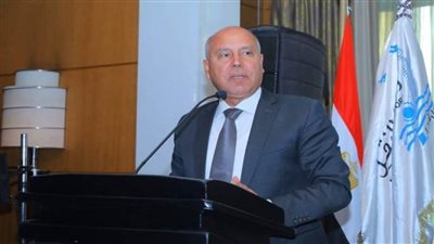 وزير النقل: إنشاء أول مصنع للوحدات المتحركة للسكة الحديد في بورسعيد