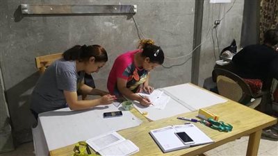 الفنون التطبيقية تنظم ورشة عمل للتدريب على الحياكة وقص الباترون