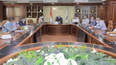 محافظ بني سويف يبحث تعظيم المبادرة الرئاسية 100 صحة 