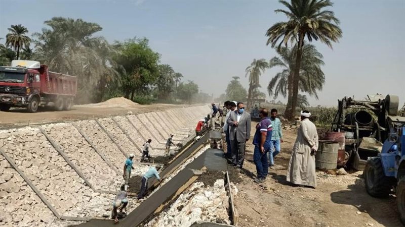 تبطين الترع بأسيوط