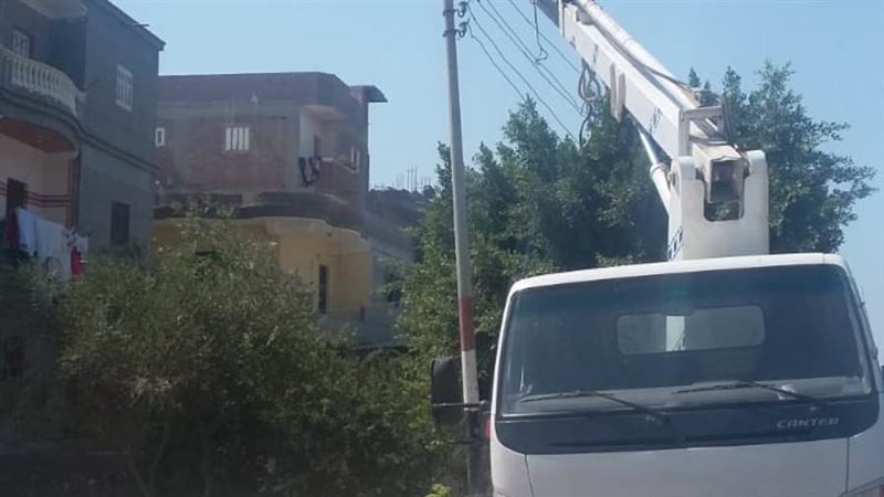 صيانة أعمدة الانارة