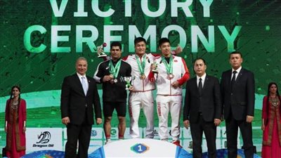  بطل العالم لرفع الأثقال يهنئ رئيس لجنة تيسير الأعمال لرفع الأثقال