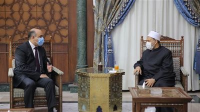 شيخ الأزهر يوصي سفير مصر في هولندا برفع مستوى التعاون العلمي والثقافي