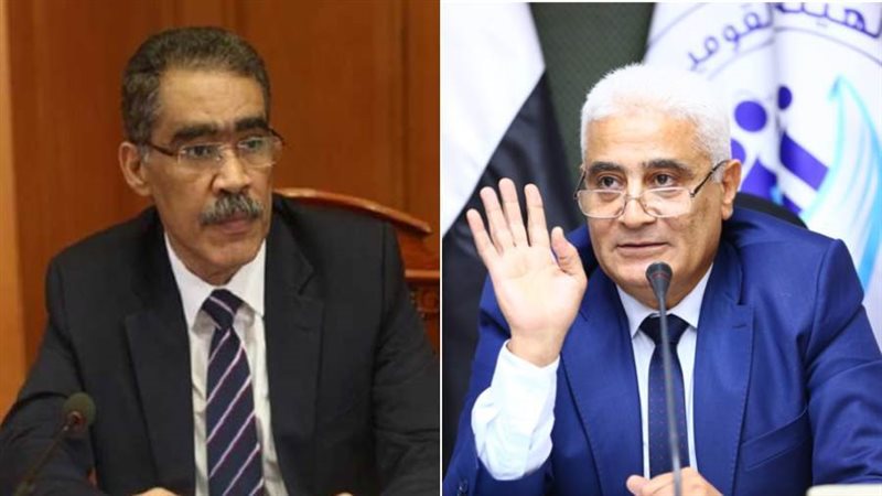 نقيب الصحفيين مع