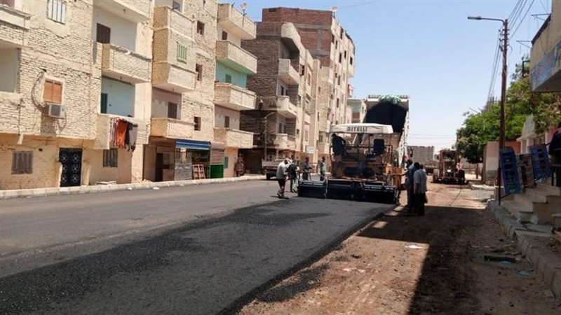 أعمال رصف طريق دير