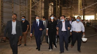 وزيرة الهجرة ومحافظ المنيا يتفقدان المتحف الأتوني