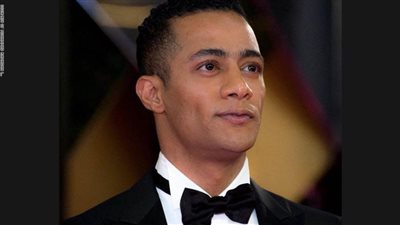 محمد رمضان يستجيب لرسالة الطفل ضحية اغتيال وزير الداخلية الأسبق