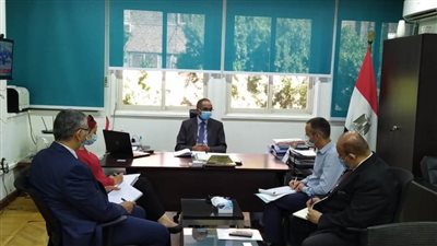 وفد سويسري لدراسة إنتاج الطاقة من محطة صرف ببني سويف