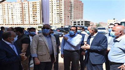 رئيس الوزراء يوجه المحافظين مجددا بمنع كافة أشكال البناء على الأراضي الزراعية