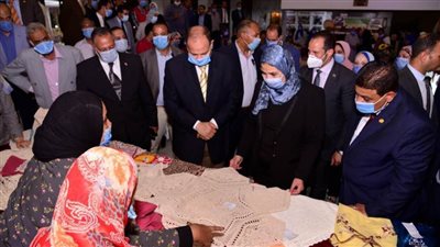 توزيع 17 مشروعًا للمرأة المعيلة بأسيوط 