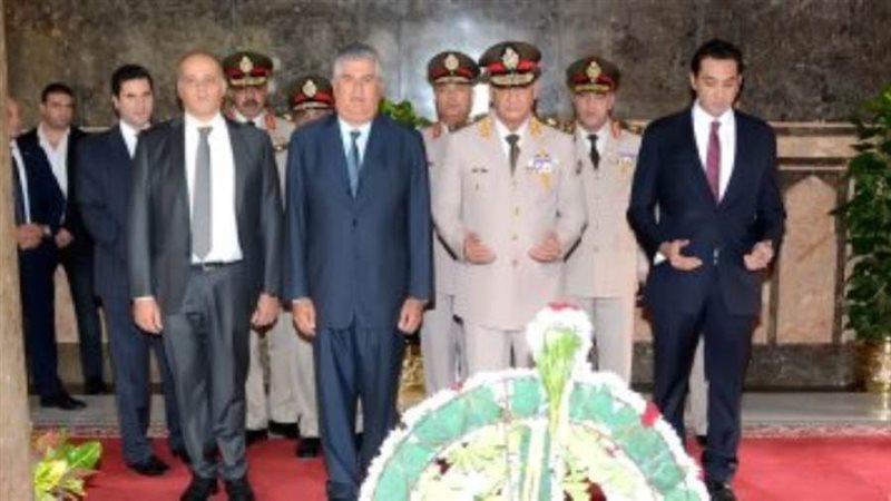 الرئيس السيسي ينيب