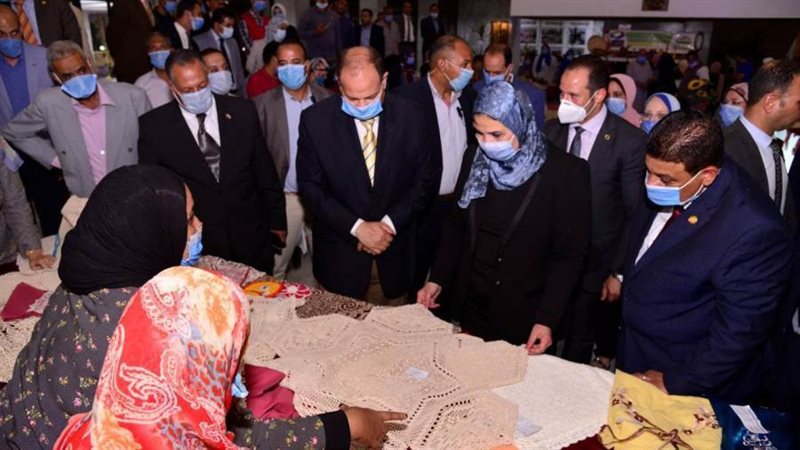 وزيرة التضامن ومحافظ