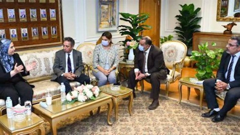 وزيرة التضامن ومحافظ