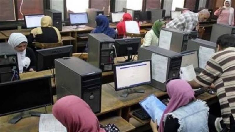 طلاب الدبلومات الفنية