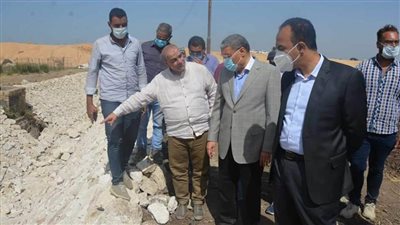 محافظ المنيا يتفقد مشروع تبطين الترع