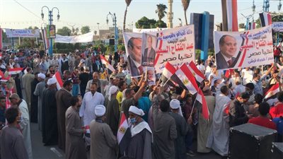 المئات يحتفلون بانتصارات أكتوبر بميدان الحرب والسلام بأسيوط.. صور
