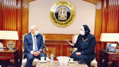 وزيرة التجارة تبحث مع محافظ بورسعيد سبل تعزيز حركة الاستثمار