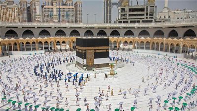 مكة تستقبل المعتمرين مجددا.. وقواعد احترازية تضمن السلامة
