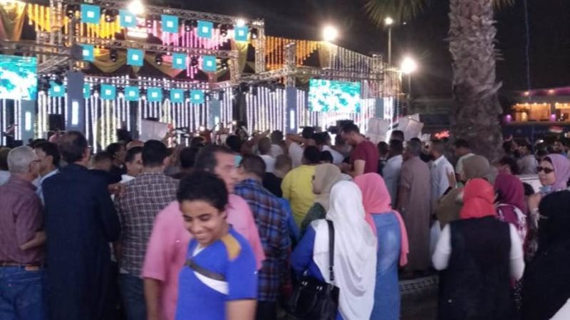 الالاف من أهالى البحيرة