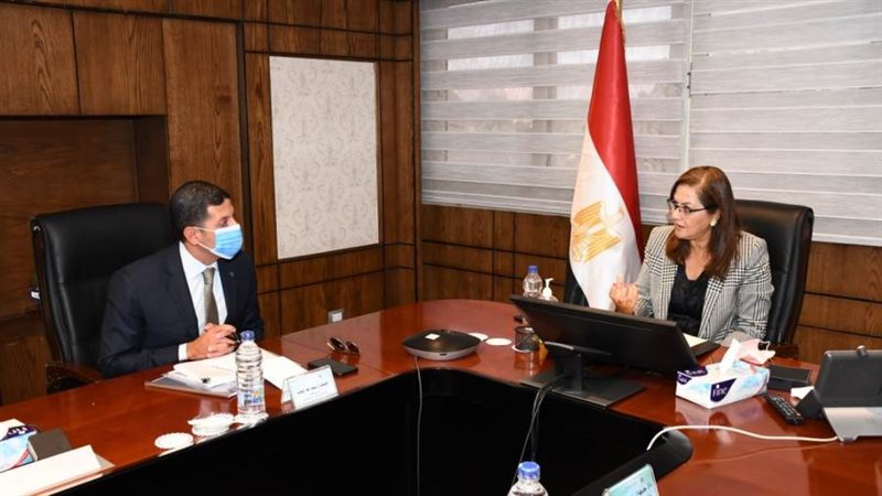 وزيرة التخطيط خلال