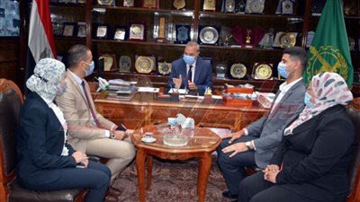 محافظ القليوبية يستقبل وفدًا من متدربي البرنامج الرئاسي لتأهيل الشباب للقيادة
