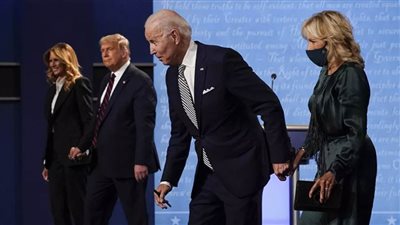 استطلاع: بايدن يتقدم على ترامب بعشر نقاط مع تراجع التأييد للرئيس بسبب كورونا