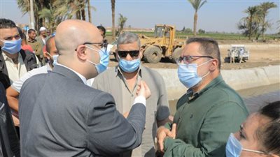 محافظ بني سويف يتابع تبطين وتأهيل الترع