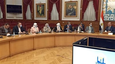 شباب البرنامج التأهيلي للتنفيذيين في ضيافة محافظ القاهرة