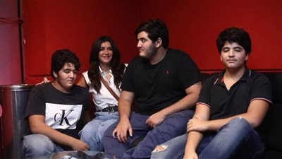 غادة عادل وأولادها مع النجوم في العرض الخاص لفيلم 