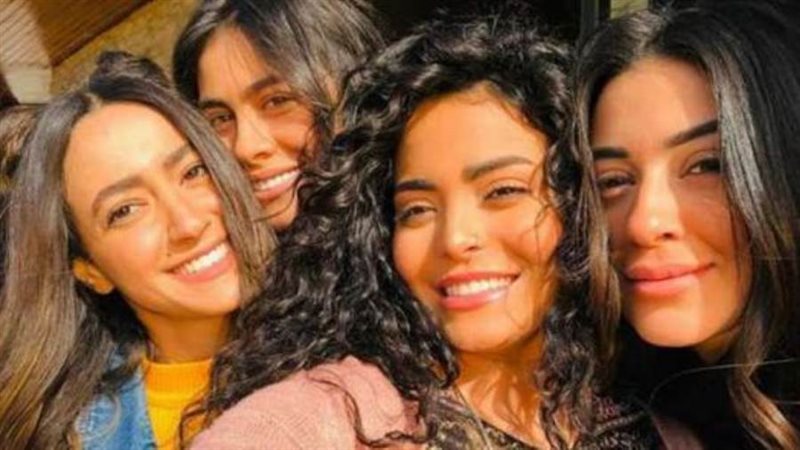 أبطال مسلسل حكايات