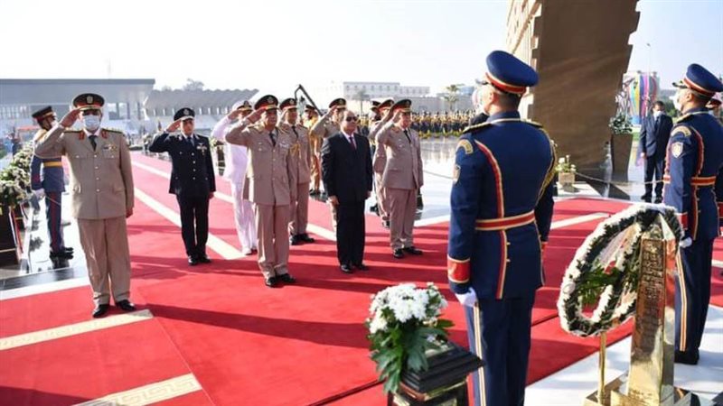 الرئيس السيسي يضع