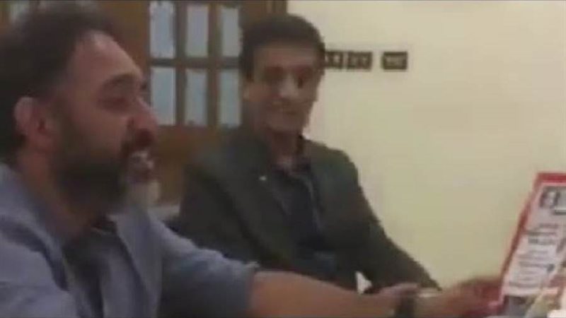 عمرو مصطفي يلحن غلاف