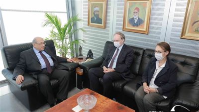 رئيس وفد الاتحاد الأوروبي في مكتبة الإسكندرية