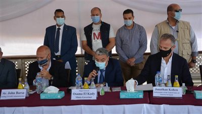 السفير الأمريكي: فخور بقصص نجاح السلام والتعايش بين أبناء المنيا