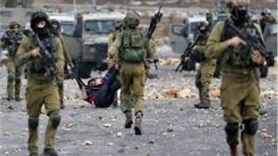 قوات الاحتلال الاسرائيلي تعتقل 9 فلسطينيين وتغلق طرقا رئيسية شرق نابلس