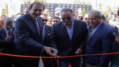 الخطيب يفتتح مجمع البنوك الوطنية بفرع الأهلي بالشيخ زايد