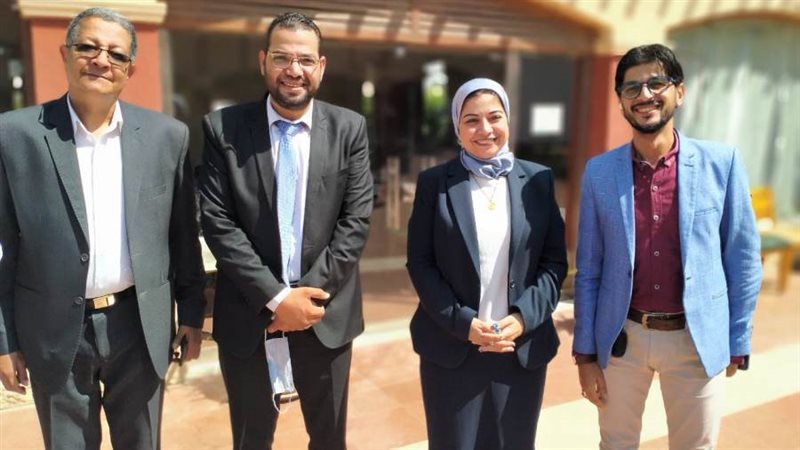 طاقم حملة 100 مليون