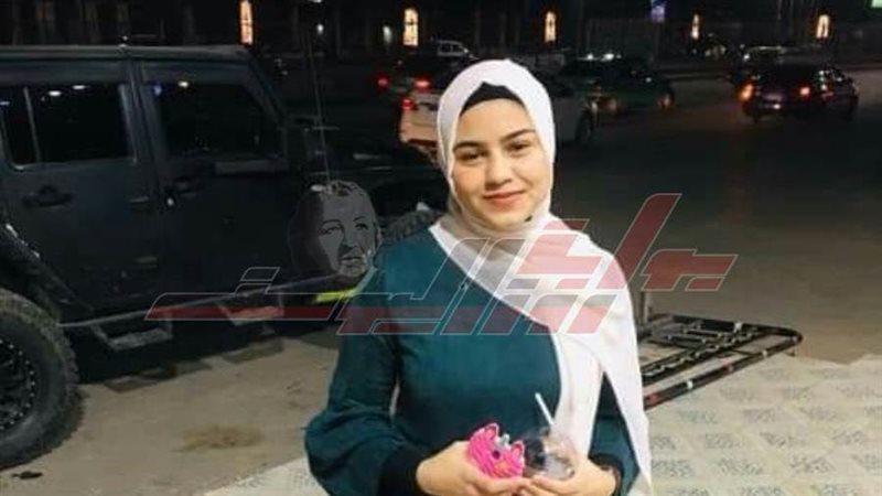 أنجي طالبة الصيدلة