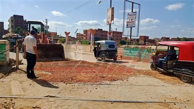 استمرار أعمال الرصف ورفع كفاءة الطرق بشوارع  كفر الشيخ